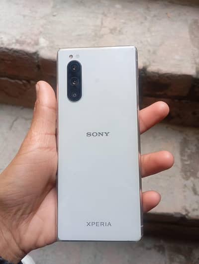 Expria 5 /. 6Ram 64Rom   Condition 10/ 9.5 Front And Back Jelly Save