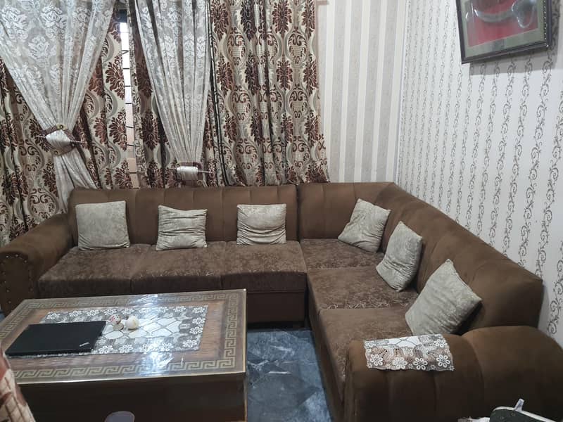 95/100 Condition Sofa 2