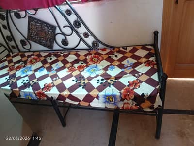 iron 3 seater sofa seat with its foam