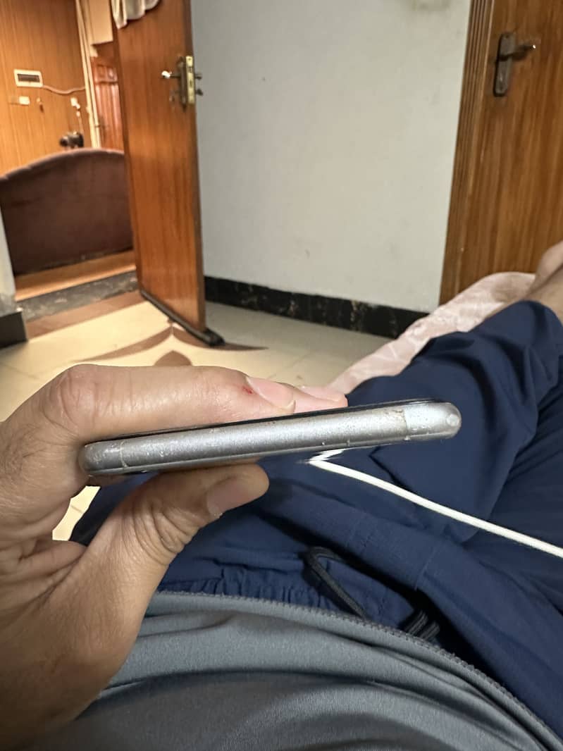Iphone 16 plus 3