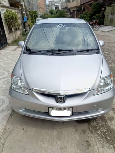 Honda city IDSi selver color boht saf or achi car hea