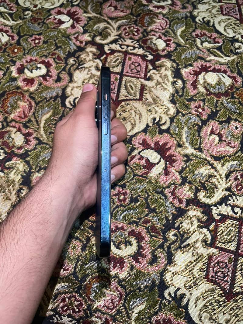 Iphone 12 pro max 2