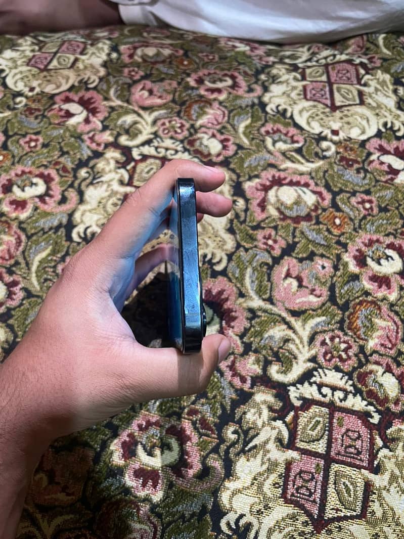 Iphone 12 pro max 6