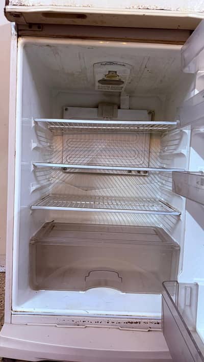 Dawlance Refrigerator  Medium Size