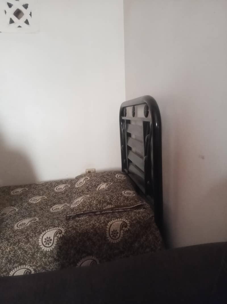 Single Iron Bed 0