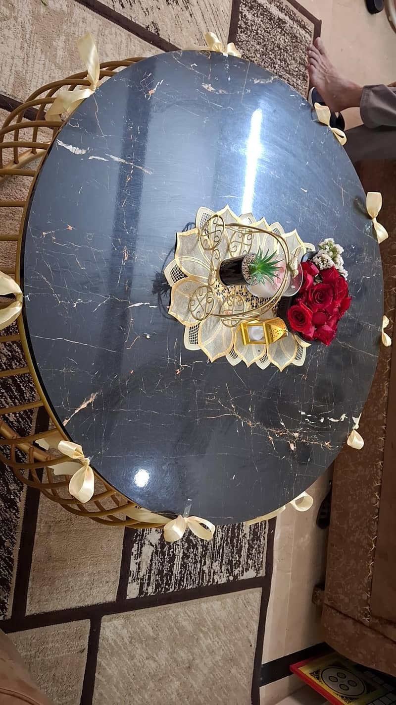 center round table 2