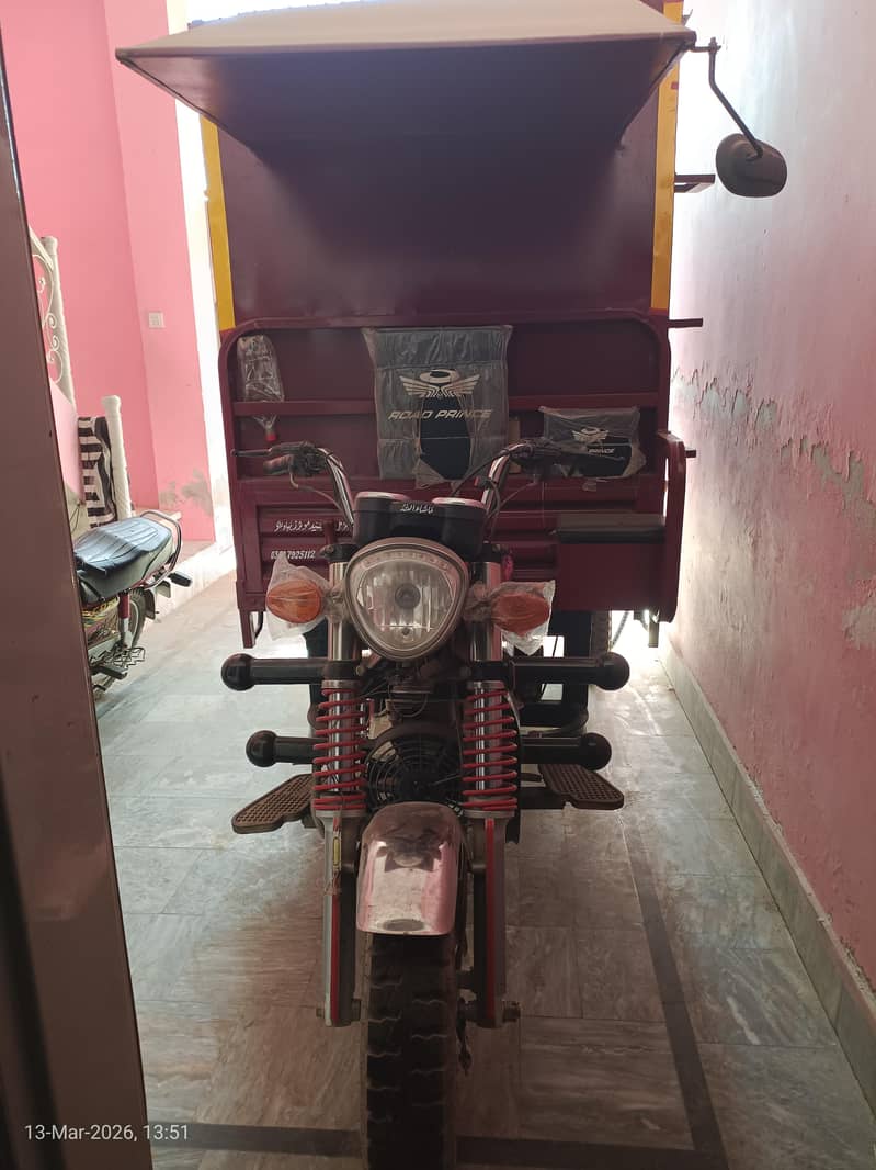 بہت ہی کم چلا ہوا ہے بالکل فریش نیو کنڈیشن میں ہے سات فٹ ہے روڈ پرنس 1