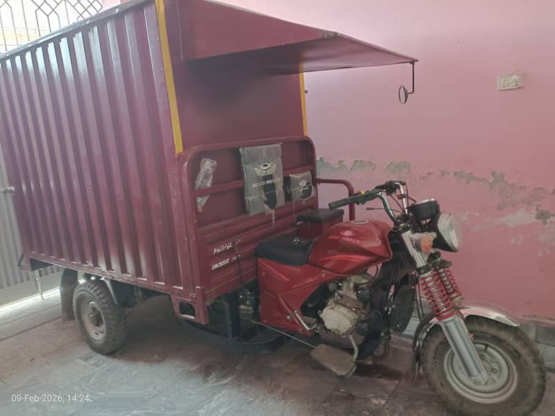 بہت ہی کم چلا ہوا ہے بالکل فریش نیو کنڈیشن میں ہے سات فٹ ہے روڈ پرنس 4