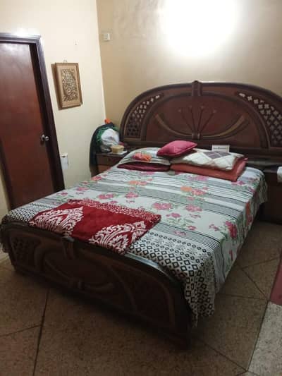 double bed king size wooden deco paint without materus