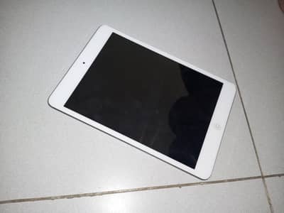 Ipad Mini 2 with box
