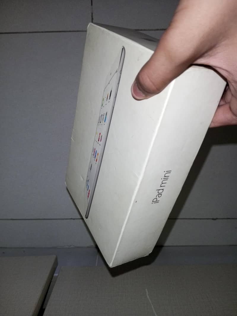 Ipad Mini 2 with box 2