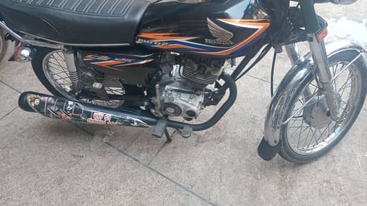 03703905977whtsup krlyhondacg125 18model genuine all new urgent sale