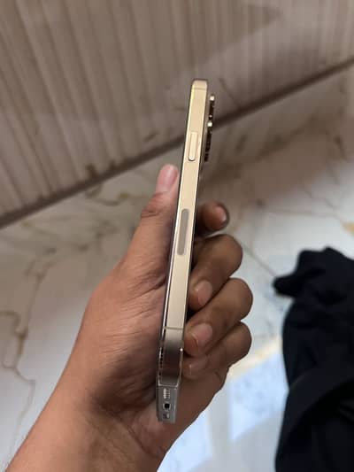 brand new phone scratch less phone