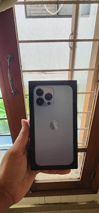 13 pro max 10/10 non pta factory unlock