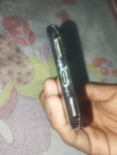 exchange possible with I phone XR ya I phone x ya I phone xmix