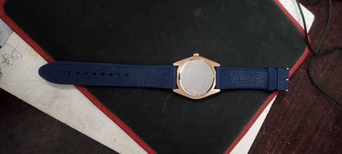 I selling my  Guess watch like new