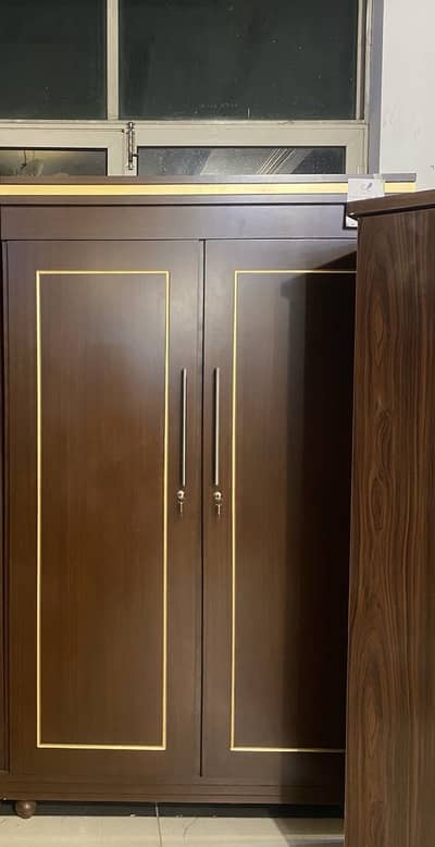 Double Door Wardrobe 4 ft Wide 08 month Use Only