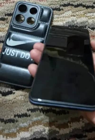 8/128 Set charger in good condition