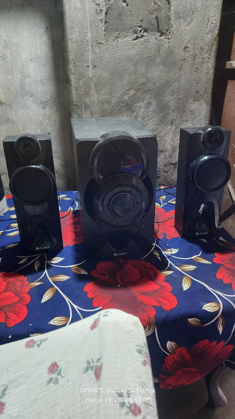 Audionic speakers 0