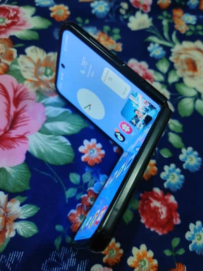 Samsung Galaxy z flip 3 mobile phone fold