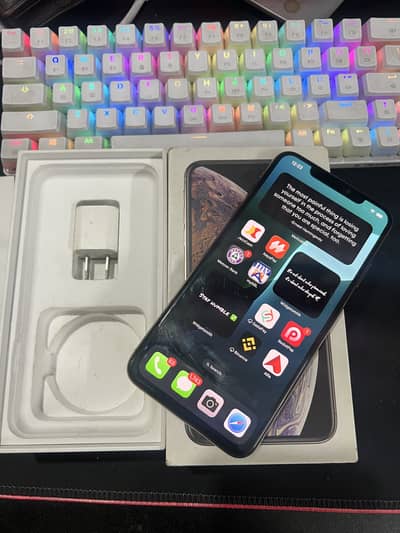 Iphone Xs max 256 GB Gold PTA Approved Box Charger