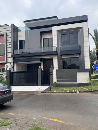 7 Marla corner modern elevation house for  sale