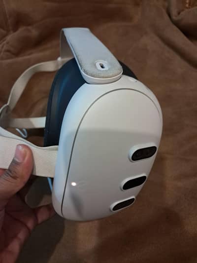 Meta Quest 3 (512GB) – Slightly Used, Neat & Clean