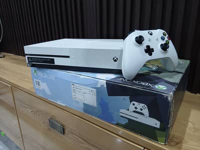 Xbox One S, condition 10/10