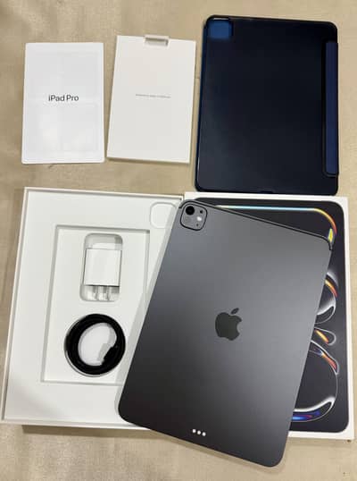 iPad Pro M5 256gb  Complete Box