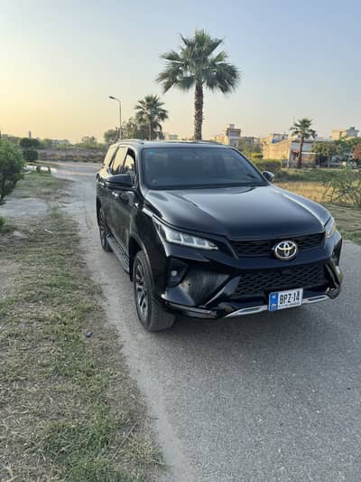 Toyota Fortuner Legender 2022