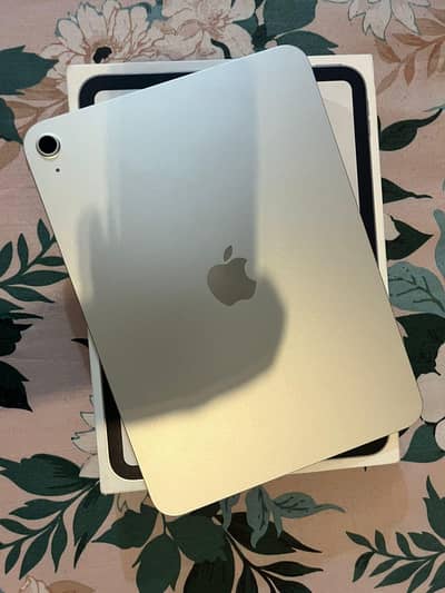 iPad A16 2025 in Apple Warranty With Accessories