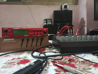 MACKIE  12 channel mixer and BOSS VF1 Effecter and original Shupu mic