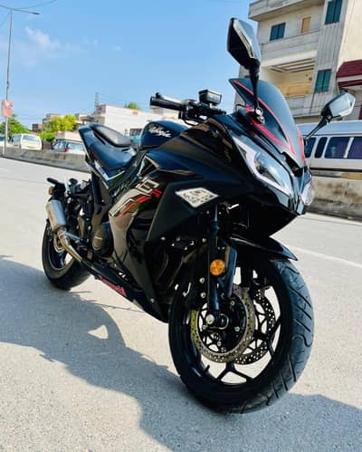 Kawasaki ninja 400cc Dual cylinder 2024 Model Brand New 0 Meter