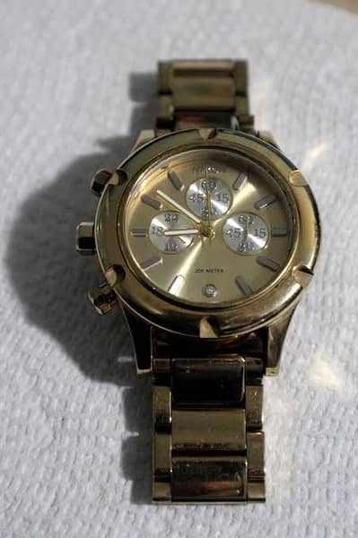 Nixon watch
