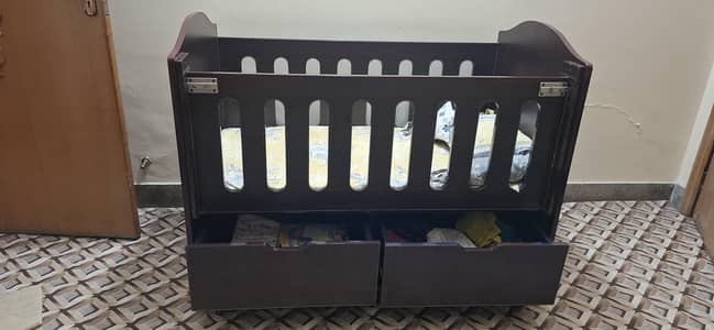 Baby cot in good condition