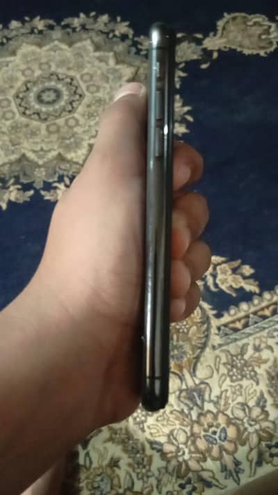 iPhone XS 64GB factory unlocked