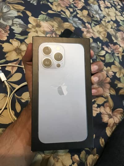 iPhone 13 Pro read description