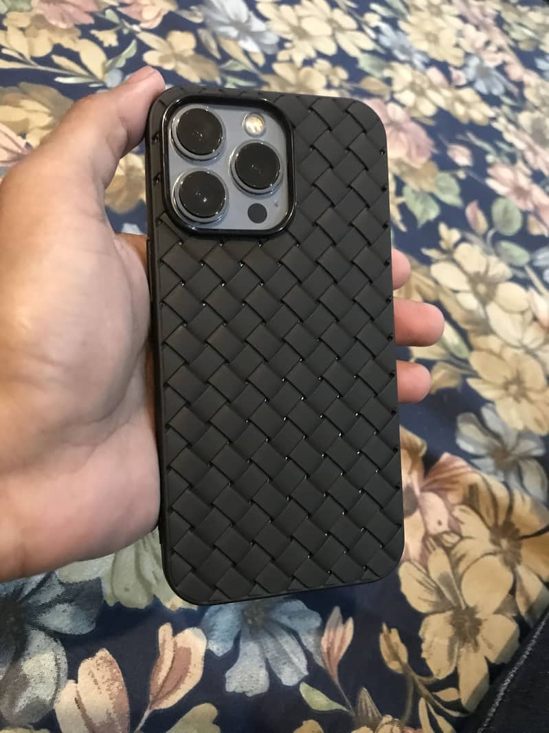 iPhone 13 Pro read description 2