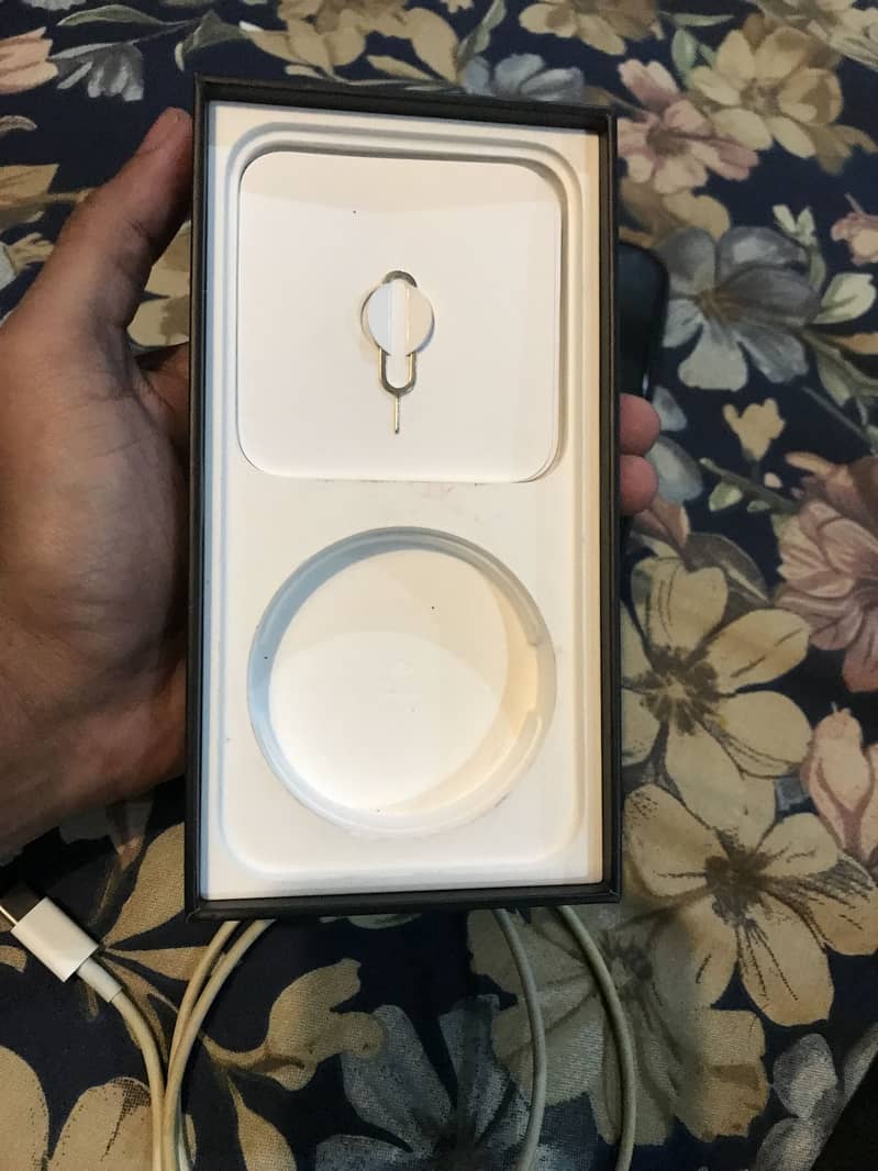 iPhone 13 Pro read description 6