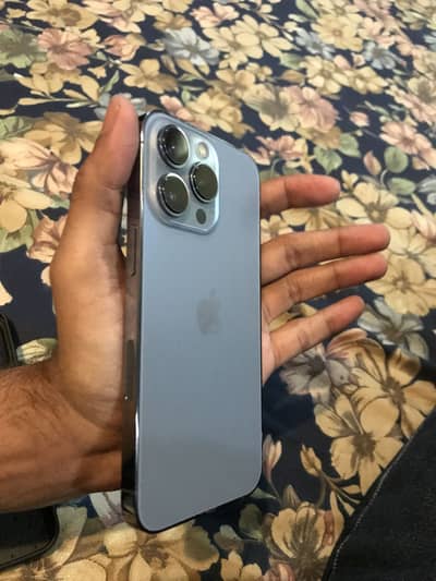 iPhone 13 Pro read description