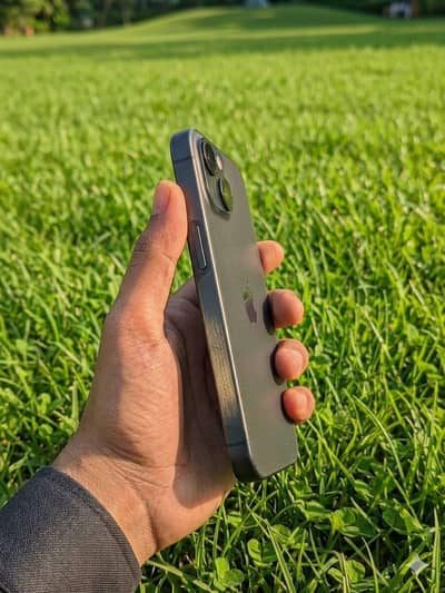 iphone 14 dark blue colour