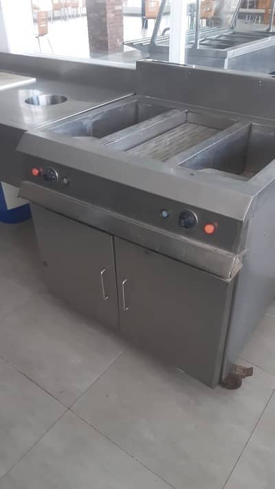 Double fryer with sizzler