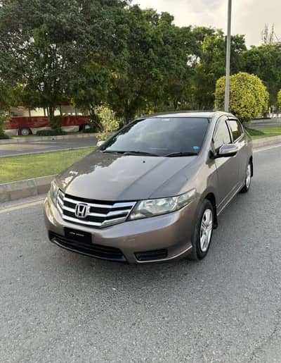 Honda city 2017 model totally genuine lush condition like Brand Newcar