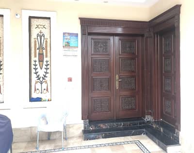 10 Marla House In Only Rs. 42000000