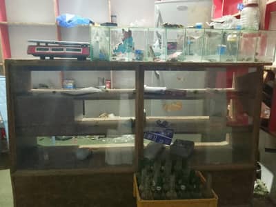 Show case with aluminum frame