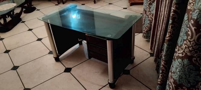 I want to sell my computer table condition 10/8 used like new