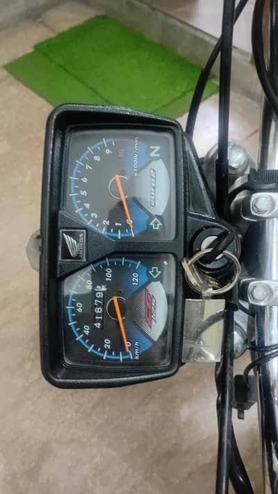 honda 125 2019 model  very good condition.
