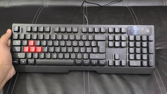 Urgent Sale: Bloody Gaming Keyboard + Xbox 360 Gampepad