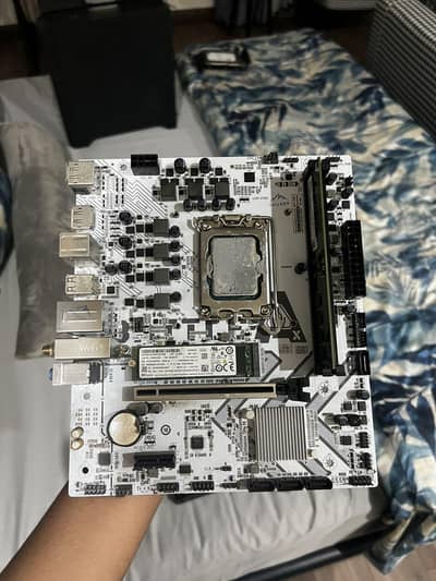 Colorful Battle-AX B550M-T Pro V14 White+ 240mm Thunder AIO