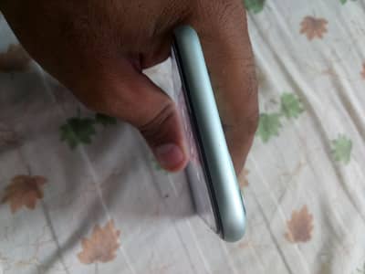 iphone 11 64gb battery  79 non PTA